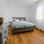 Ponestrica Daire Rijeka