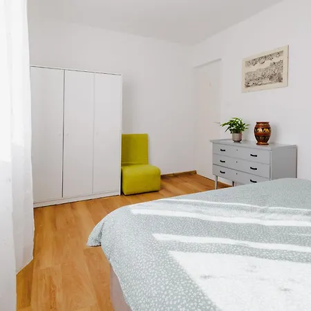 Ponestrica Apartamento *