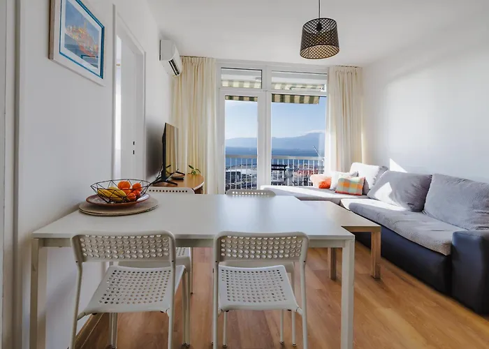 Ponestrica Apartament *
